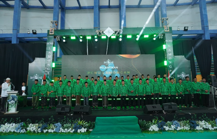 Pelantikan PCNU Lamongan Berlangsung Khidmat, Teguhkan Komitmen โMembersamai Umat Memenangi Masa Depanโ